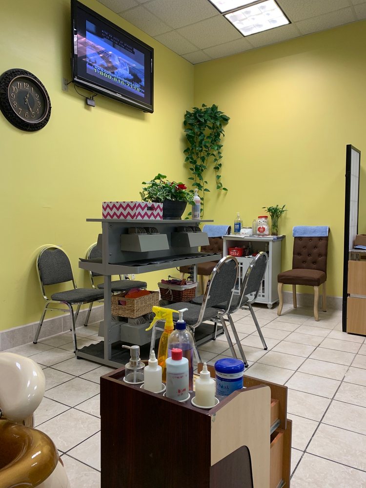 ART NAILS 22 Photos & 17 Reviews 2300 N Salisbury Blvd, Salisbury