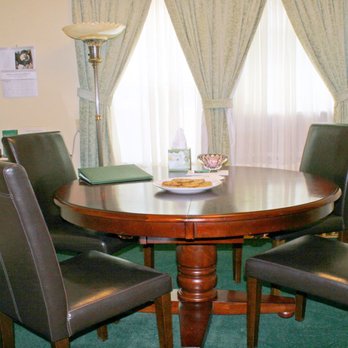 Lindquist Funeral Home - Funeral Services & Cemeteries Near Me - Yarmouth, Maine Lindquist Funeral Home - Funeral Services & Cemeteries Near Me - Yarmouth, Maine