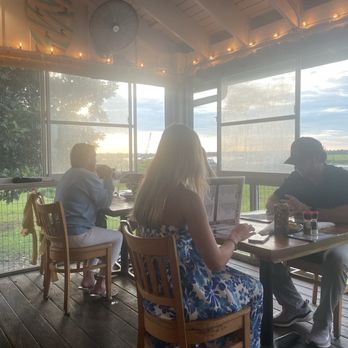 Dockside Restaurant - Seafood Near Me - Beaufort, South Carolina