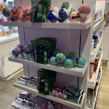 Bath & Body Works - Cosmetics & Beauty Supply Near Me - Charleston, South Carolina