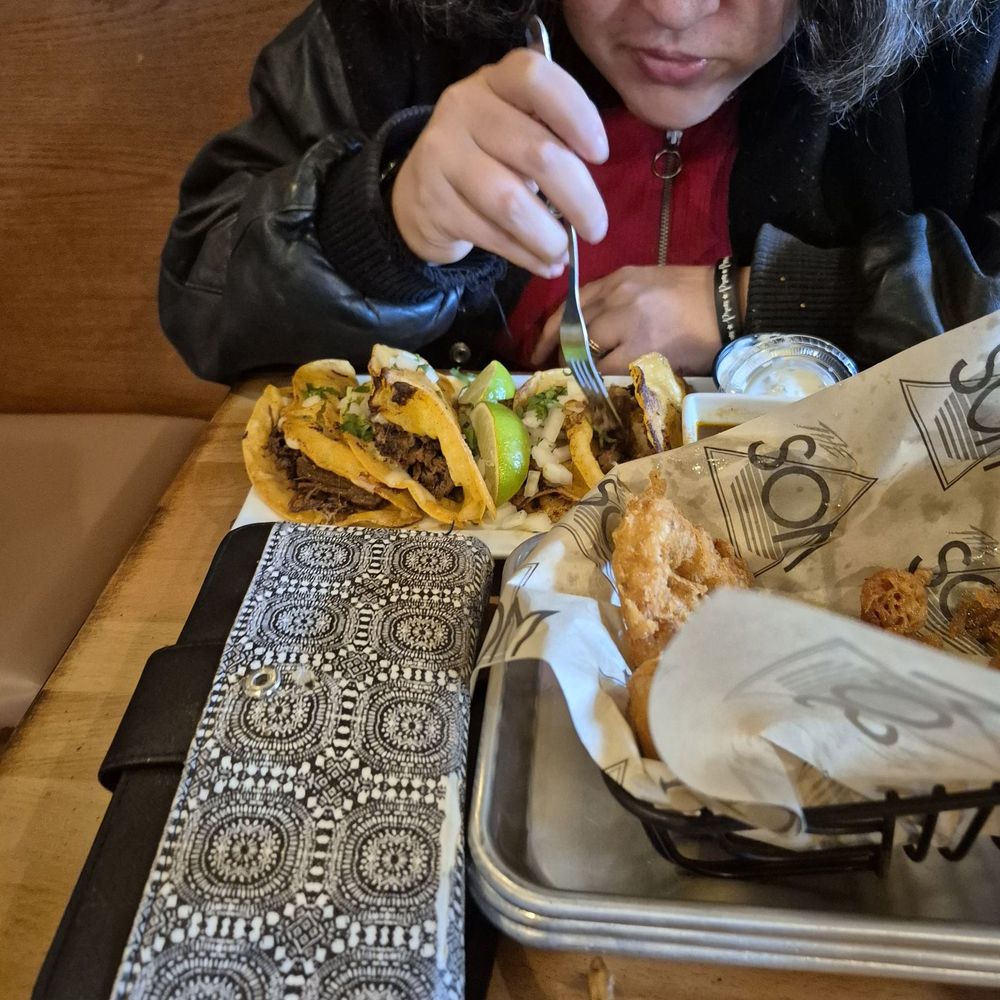 The Som: Burgers + Beer - Tacos - Pubs Near Me - Burlington, Iowa The Som: Burgers + Beer - Tacos - Pubs Near Me - Burlington, Iowa