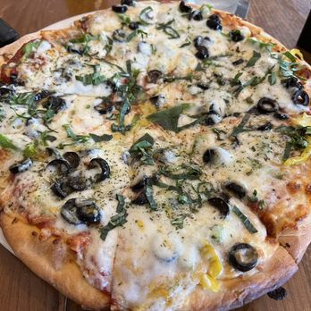 Cafe il Mondo - Veggie pizza - Pizza Near Me - Honokaa, Hawaii