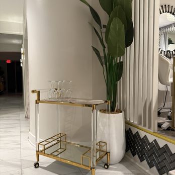 Studio Chique - Hair Salons Near Me - Washington, DC, District of Columbia