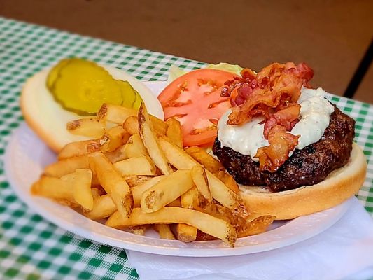 Goldyburgers by null