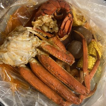 Breaking Crab - D. Combo - Seafood Near Me - Waterbury, Connecticut
