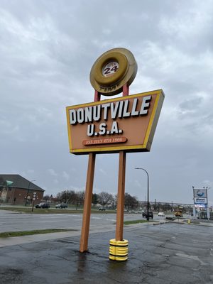 Donutville U.S.A. by null