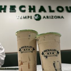 Hechalou Tea & Jelly - House blend milk tea with thai tea jelly, house blend milk tea with sesame jelly