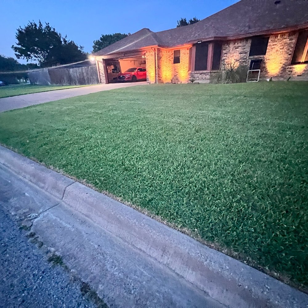 HandCrafted Landscape Maintenance - Front yard - Landscaping Near Me