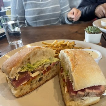 Le Garage - Pain Bagnat - French Near Me - Sausalito, California