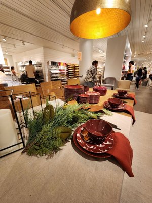 Crate & Barrel by null