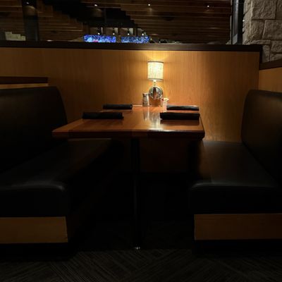 Charleston's Restaurant by null