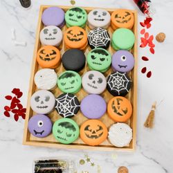 Aki Bakes - Halloween macarons: pistachio, berries lover, pumpkin spice, vanilla, cookies & cream, and vanilla