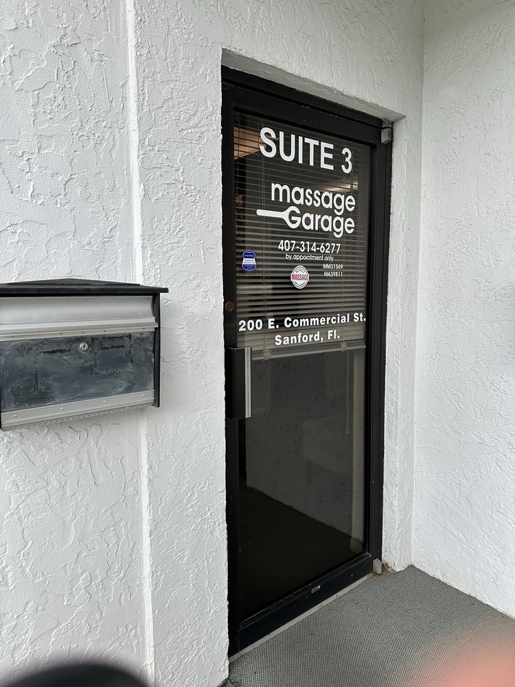 Massage Garage Logo
