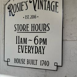 Rosie's Vintage - Exterior