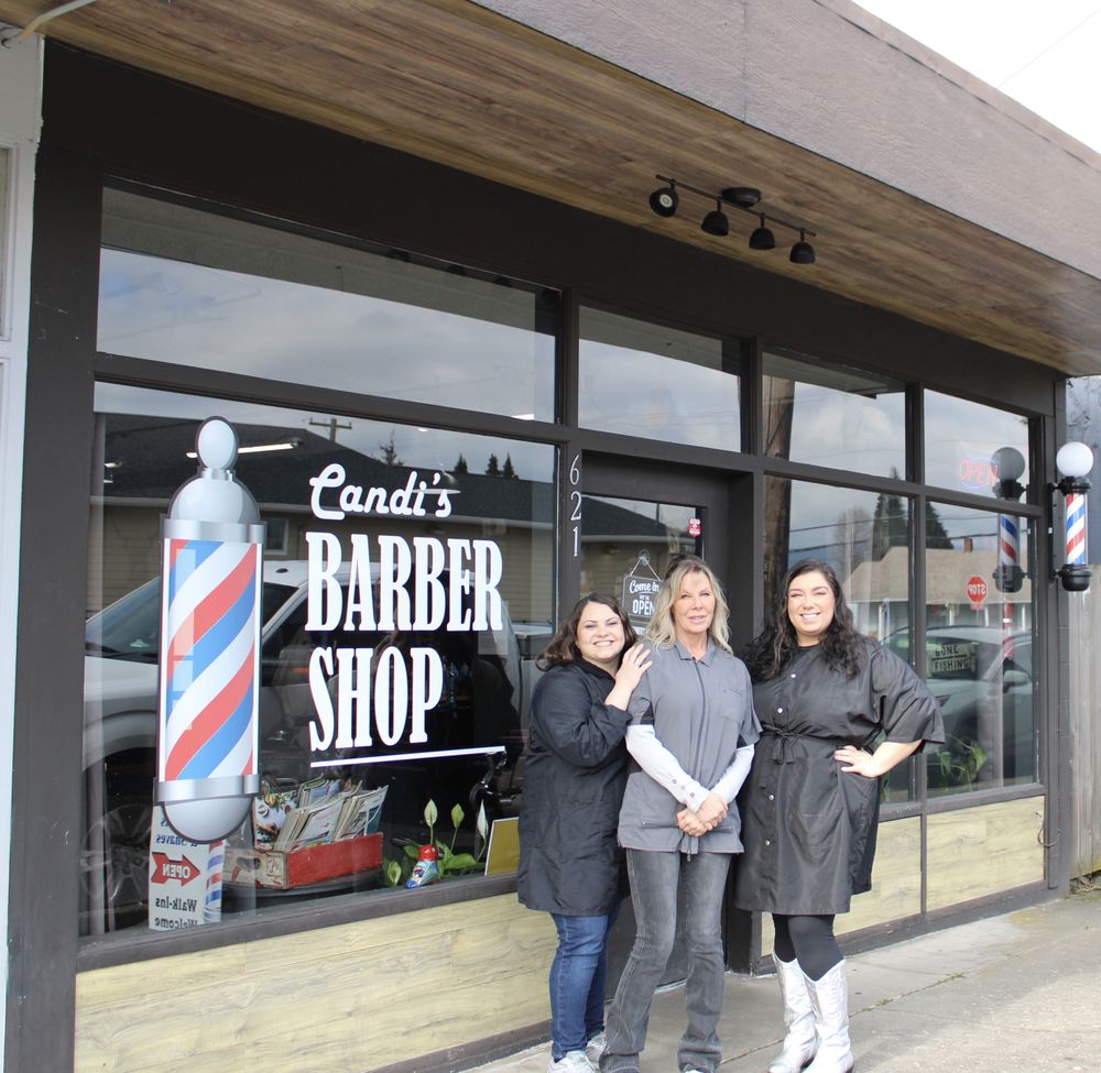 Candi’s Barber Shop Logo