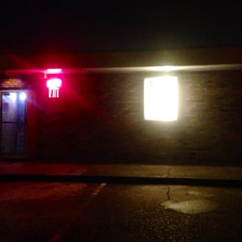 Aloha Shores - a red traffic light at night - Lounges Near Me - Gretna, Louisiana Aloha Shores - a red traffic light at night - Lounges Near Me - Gretna, Louisiana