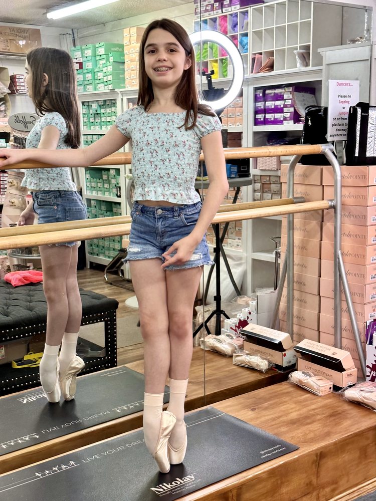 DANCE GEAR ETC Updated August 2024 63 Photos 1705 Dale Mabry Hwy