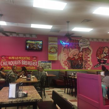 Tacos Chinampa - The very pink and lively restaurant decor! - Mexican Near Me - El Paso, Texas Tacos Chinampa - The very pink and lively restaurant decor! - Mexican Near Me - El Paso, Texas