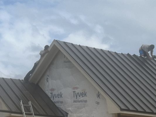 Elite Construction & Roofing Logo