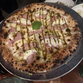 All'Acqua - Burrata Pizza Bianca - Italian Near Me - Los Angeles, California