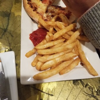 Split Rock Resort - Mini pizza and fries - Ski Resorts Near Me - Lake Harmony, Pennsylvania Split Rock Resort - Mini pizza and fries - Ski Resorts Near Me - Lake Harmony, Pennsylvania
