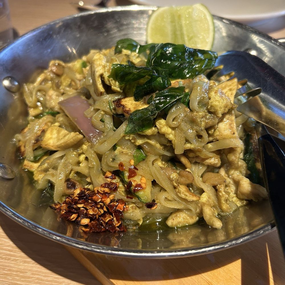 Green Curry Pad Thai Green Curry Pad Thai