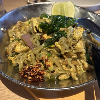 Very Thai - Green Curry Pad Thai - Thai Near Me - Los Angeles, California Very Thai - Green Curry Pad Thai - Thai Near Me - Los Angeles, California