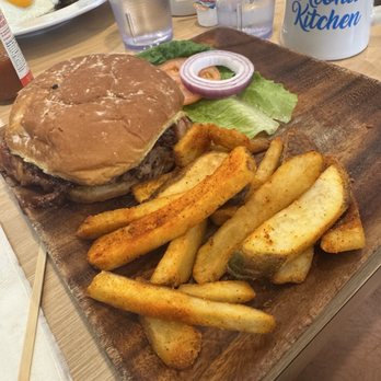 Aloha Kitchen - Kalua Pork Burger - Breakfast & Brunch Near Me - Honolulu, Hawaii