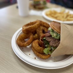 R Burgers - Bomb onion rings!
