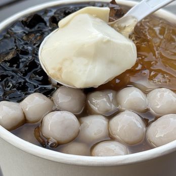 Fong On - Sweet Tofu Pudding with Taro Balls, Aiyu Jelly, Grass Jelly 豆腐花(芋圓, 愛玉, 涼粉) - Chinese Near Me - New York, New York Fong On - Sweet Tofu Pudding with Taro Balls, Aiyu Jelly, Grass Jelly 豆腐花(芋圓, 愛玉, 涼粉) - Chinese Near Me - New York, New York