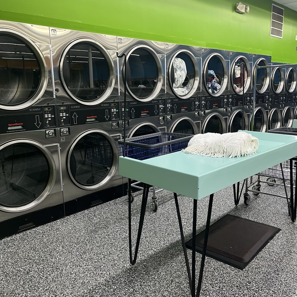 Stanley's Laundromat - Laundromat Near Me - Ashland, Virginia