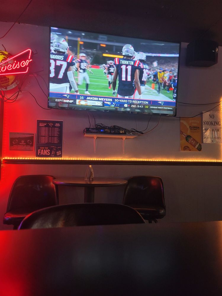 Pour House Lounge Image