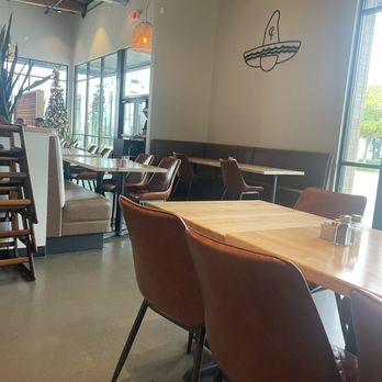 Casa Flores - Dining area - Mexican Near Me - Sacramento, California Casa Flores - Dining area - Mexican Near Me - Sacramento, California