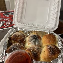 Luigi's Pizza To Go Kitchen - Garlic Knots