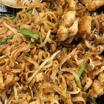 Goi Express Thai - #1 Old Fashion Pad Thai w/chicken - Thai Near Me - Murrieta, California
