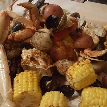 The Crab Pot - Sweet delicious Pacific NW Dungeness crab, sweet corn, clams, red potatoes and shrimp. - Seafood Near Me - Seattle, Washington