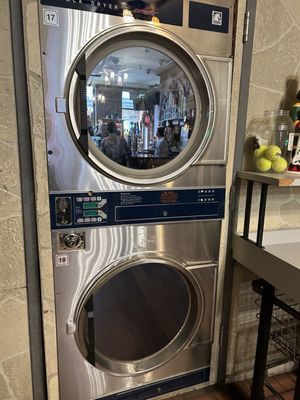 Sunshine Laundromat by null