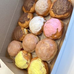 Mannino's Bakery - We got an assortment - lemon, strawberry, raspberry, custard, buttercream, apple, and chocolate mousse.