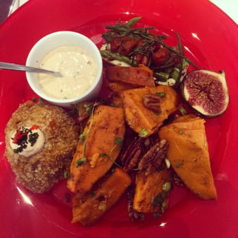 Eathos - Chicken with halloumi and sweet potatoes - Bakeries Near Me - Dublin, D