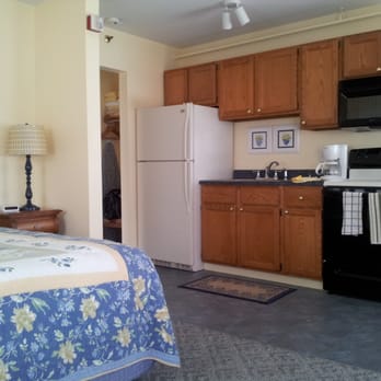 Park Place Suites - Honeymoon Suite - Full kitchen - Hotels Near Me - Mackinac Island, Michigan Park Place Suites - Honeymoon Suite - Full kitchen - Hotels Near Me - Mackinac Island, Michigan