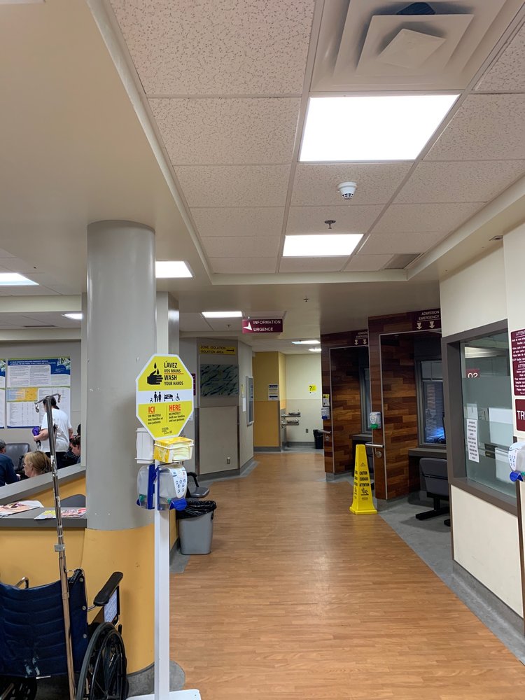 HOSPITAL LAKESHORE 160 Avenue Stillview, PointeClaire,