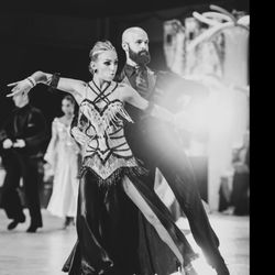 Xotic Tan Mobile Airbrush Tanning - Amazing dancing couple using airbrush spray tan.
