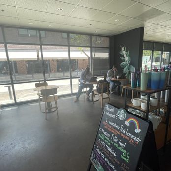 Starbucks - inside the store - Coffee & Tea Near Me - Honolulu, Hawaii