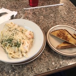 Gallagher's Family Restaurant - Shrimp Alfredo with garlic toast