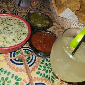Chez Guevara - Spinach con queso, chips and salsa, skinny margarita - Tex-Mex Near Me - Knoxville, Tennessee Chez Guevara - Spinach con queso, chips and salsa, skinny margarita - Tex-Mex Near Me - Knoxville, Tennessee