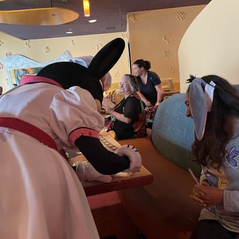 Goofy's Kitchen - Can we have your autograph? - American Near Me - Anaheim, California Goofy's Kitchen - Can we have your autograph? - American Near Me - Anaheim, California
