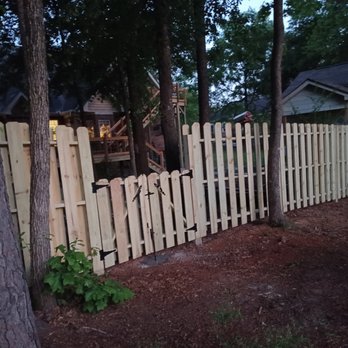 Ergeon - Nail Up Shadowbox Fence Installation - Ergeon - Atlanta - Fences & Gates Near Me - Atlanta, Georgia Ergeon - Nail Up Shadowbox Fence Installation - Ergeon - Atlanta - Fences & Gates Near Me - Atlanta, Georgia