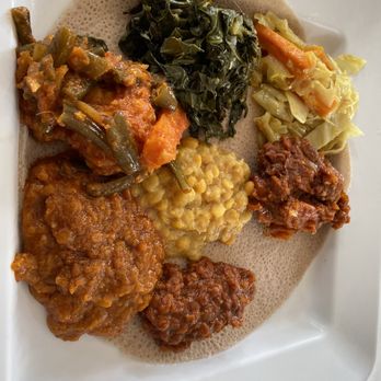 Das Ethiopian - Best Authentic Ethiopian Food! Das Vegetarian Entree Sampler & Injera - Ethiopian Near Me - Washington, DC, District of Columbia