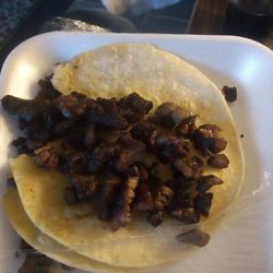Tacos & Hot Dogs El Giro - Dry as f taco that I almost choked on.