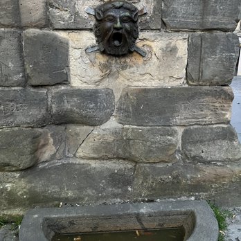 Royal Mile - Landmarks & Historical Buildings Near Me - Edinburgh, EDH